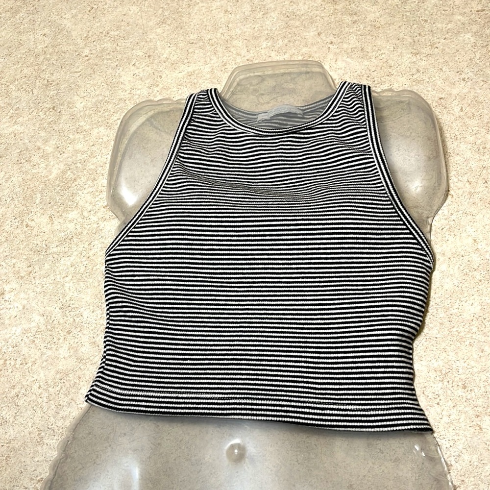 ZARA TRAFALUC SLEEVELESS BLACK & WHITE STRIPED RACERBACK TANK CROP TOP - Picture 3 of 6